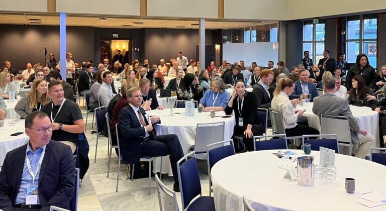 Thumbnail for AECO Celebrates Successful Expedition Cruise Week